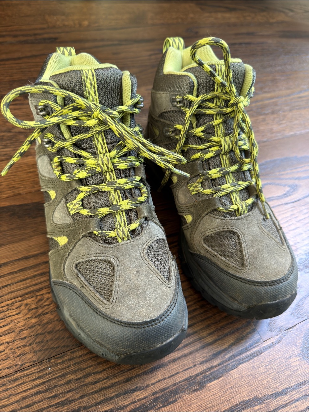 LL Bean Kids' hiking shoes size 5
